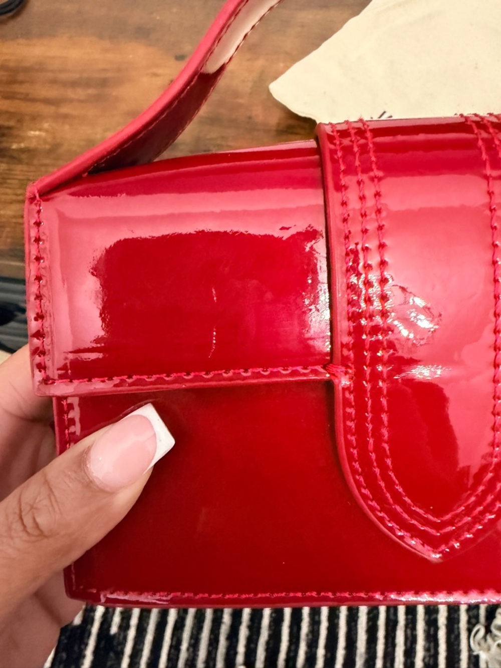 Jacquemus Le Petit Box Patent Leather Top-Handle Bag in - Picture 4 of 5